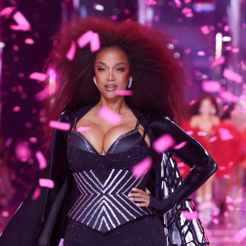 Tyra Banks on the runway at the 2024 Victoria’s Secret Fashion Show.