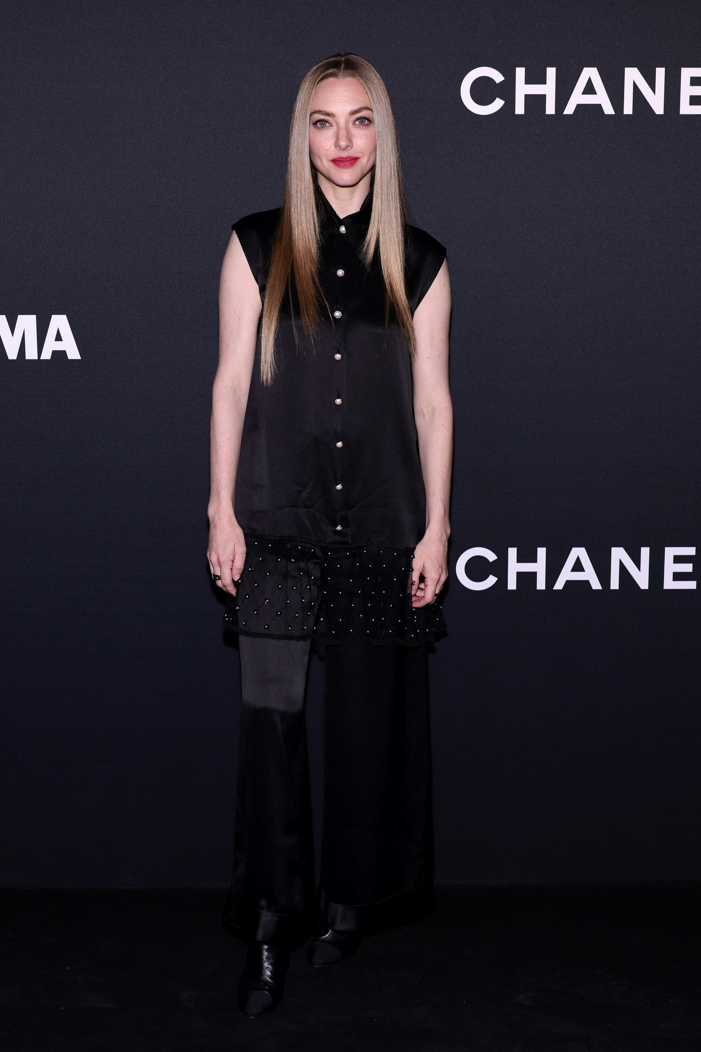 Amanda Seyfried&rsquo;s Chanel dress-over-pants look