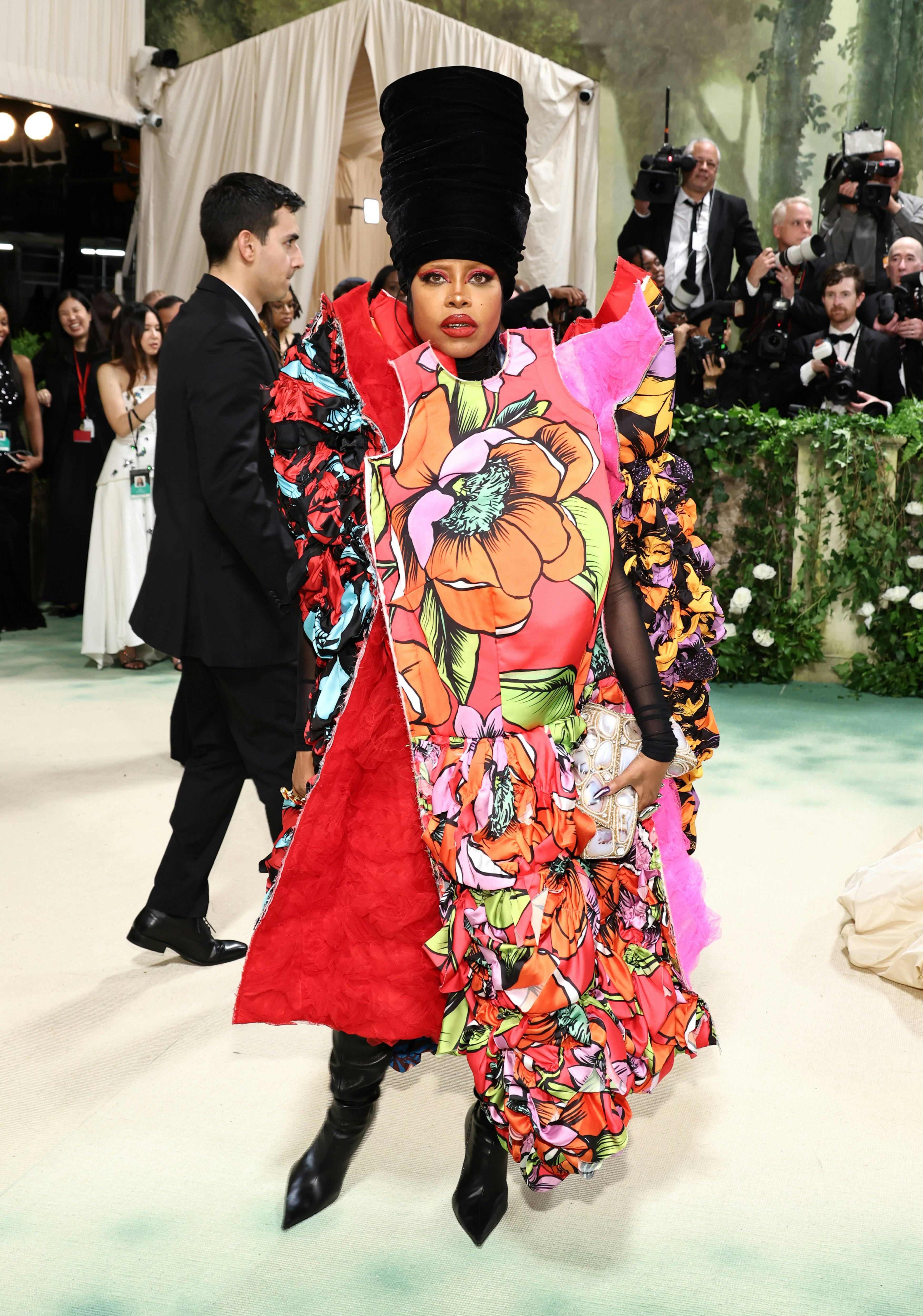 Erykah Badu's Best Red Carpet Moments Prove She's a True 
