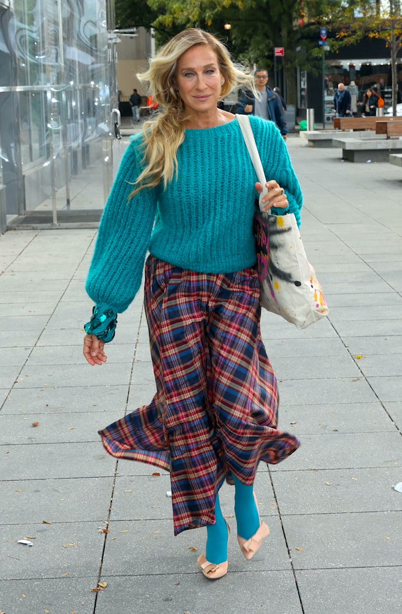 Sarah Jessica Parker’s matching sweater and colored tights