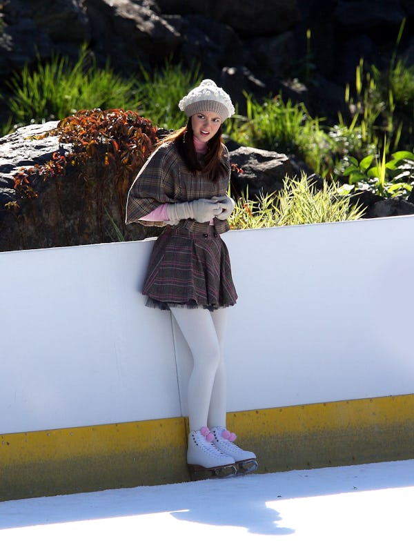 Leighton Meester on the set of “Gossip Girl” at Wollman Rink on November 2, 2007 in New York City. (…