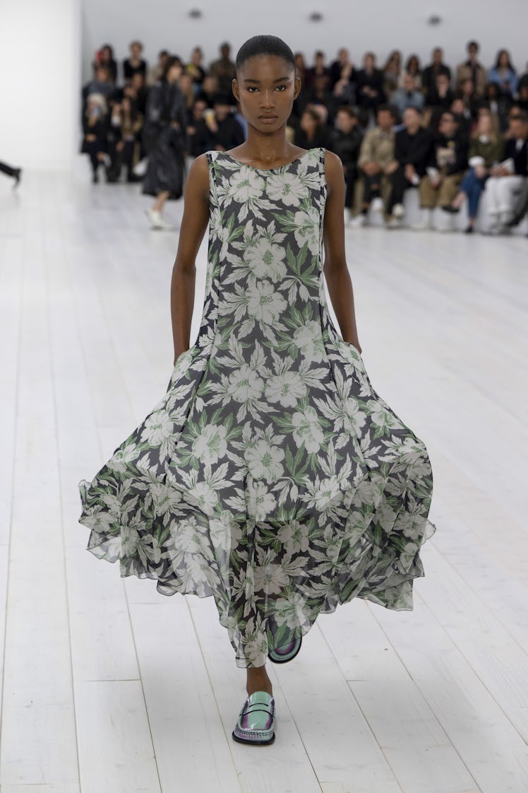 PARIS, FRANCE - SEPTEMBER 27: A model walks the runway during the Loewe Ready to Wear Spring/Summer ...