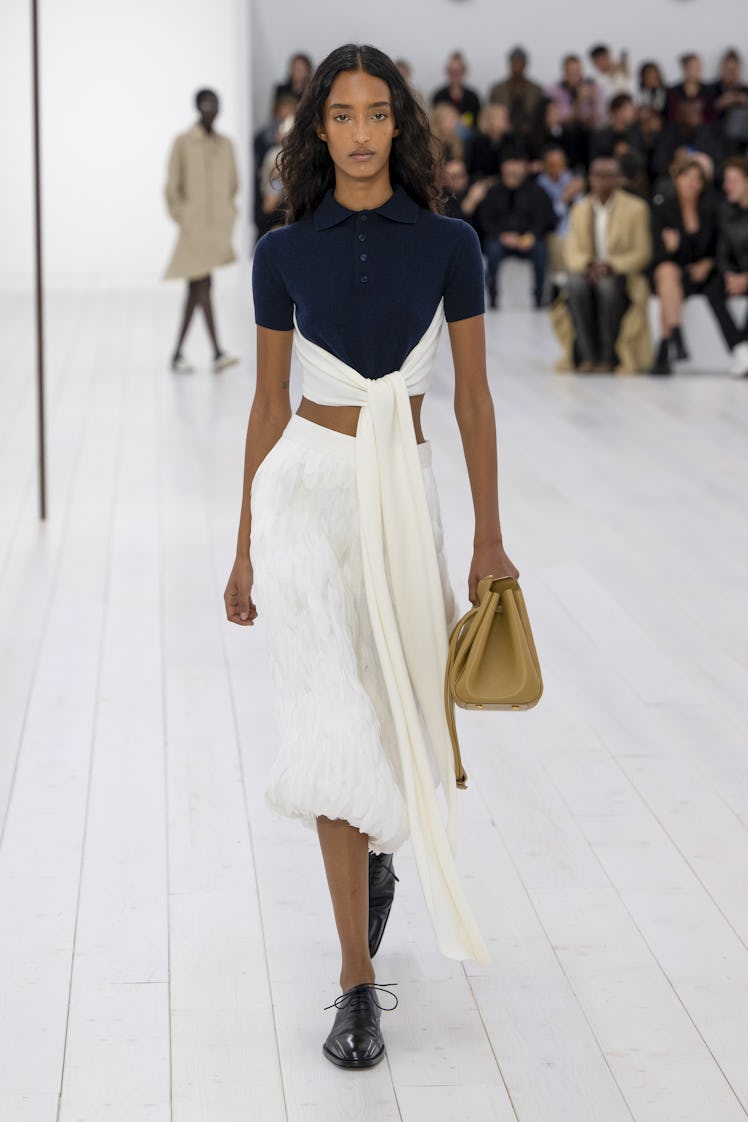 PARIS, FRANCE - SEPTEMBER 27: A model walks the runway during the Loewe Ready to Wear Spring/Summer ...