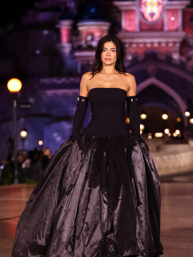 PARIS, FRANCE - OCTOBER 1: (EDITORIAL USE ONLY - For Non-Editorial use please seek approval from Fas...