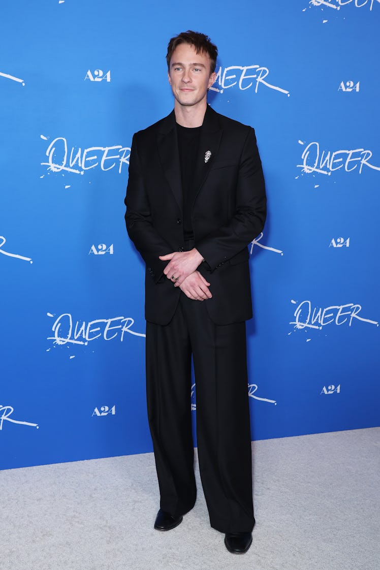 LOS ANGELES, CALIFORNIA - NOVEMBER 13: Drew Starkey attends the Los Angeles Premiere Of A24's "Queer...