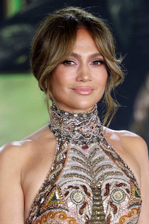 jennifer lopez loose updo