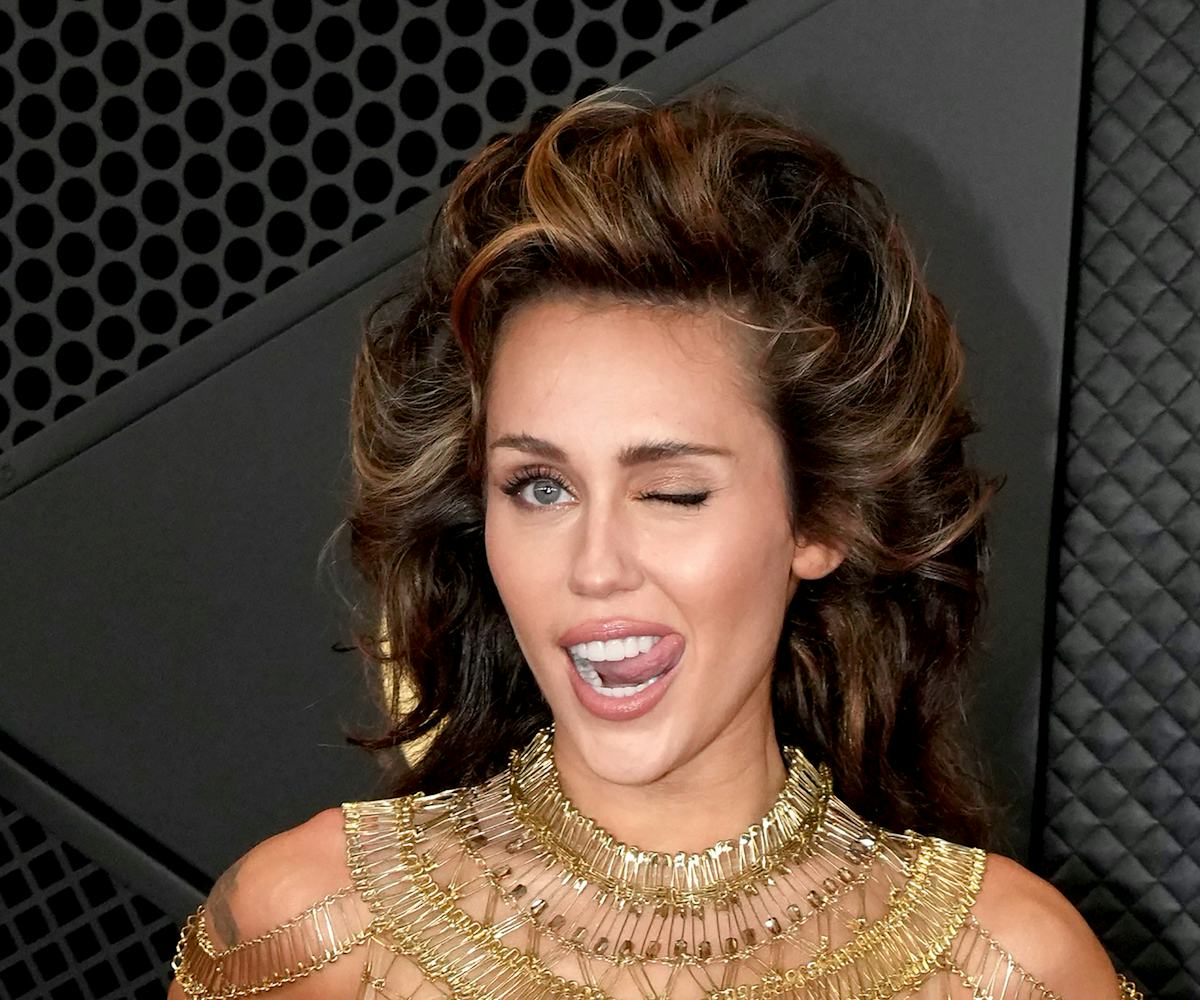 Miley Cyrus Announces