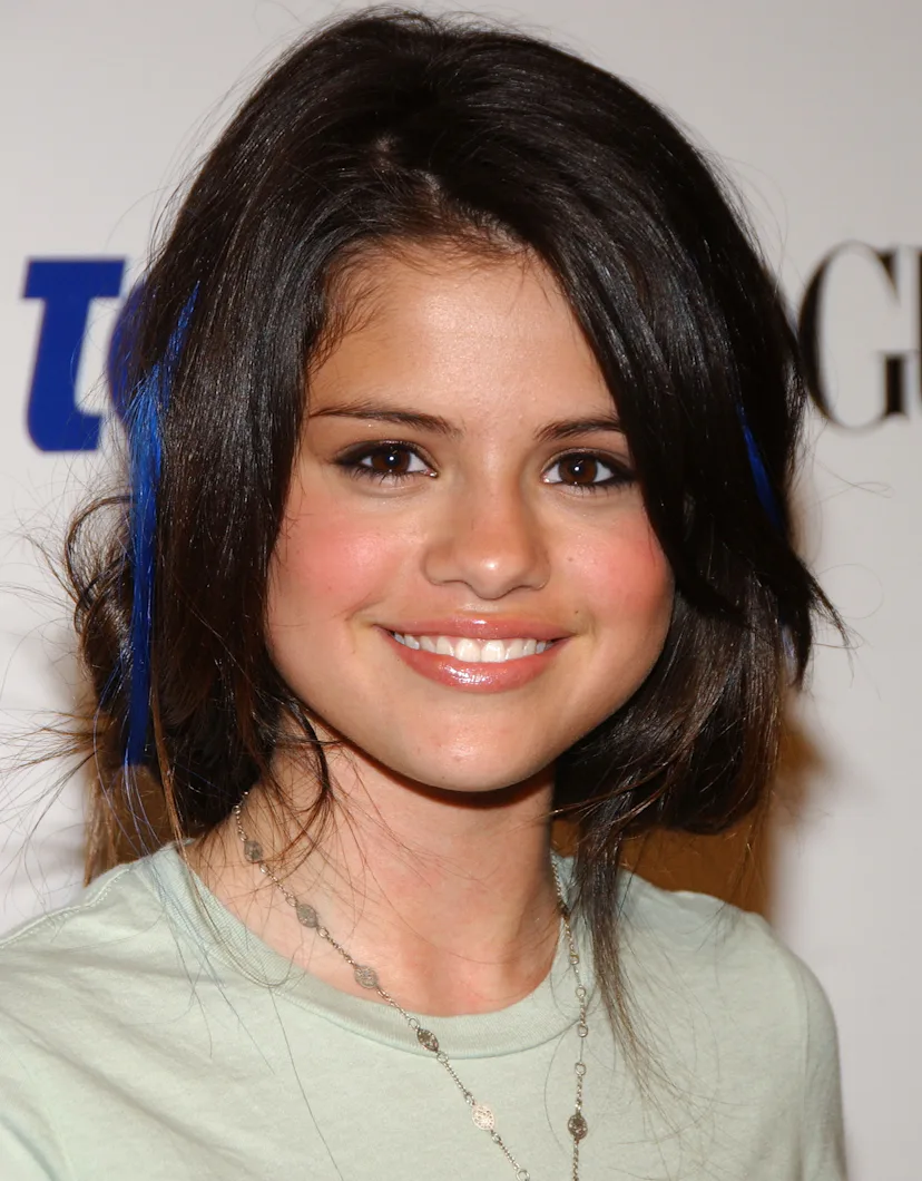 Selena Gomez blue highlights hair