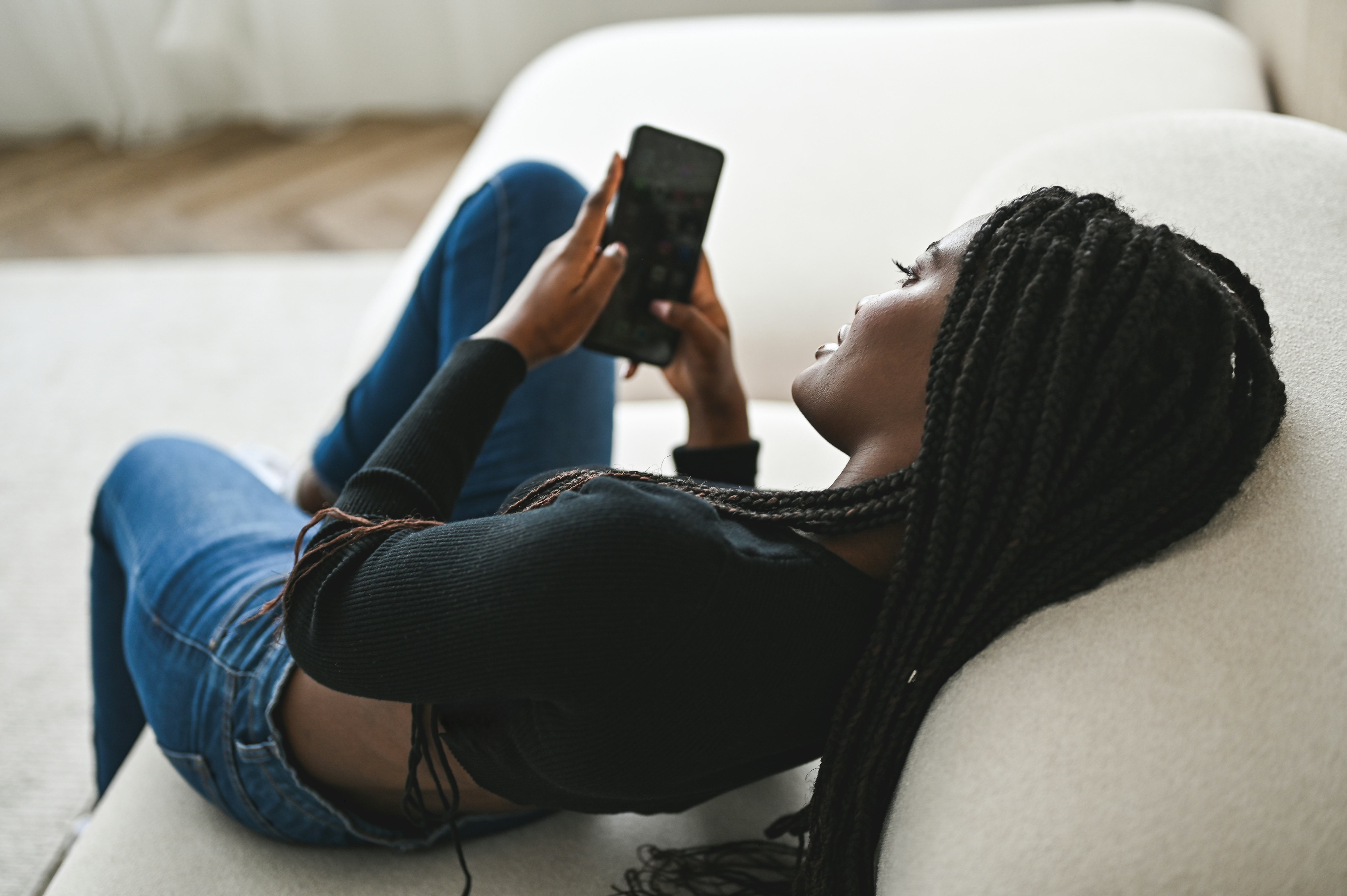 Wondering how to get more matches on Tinder? Experts recommend keeping your bio short and sweet.