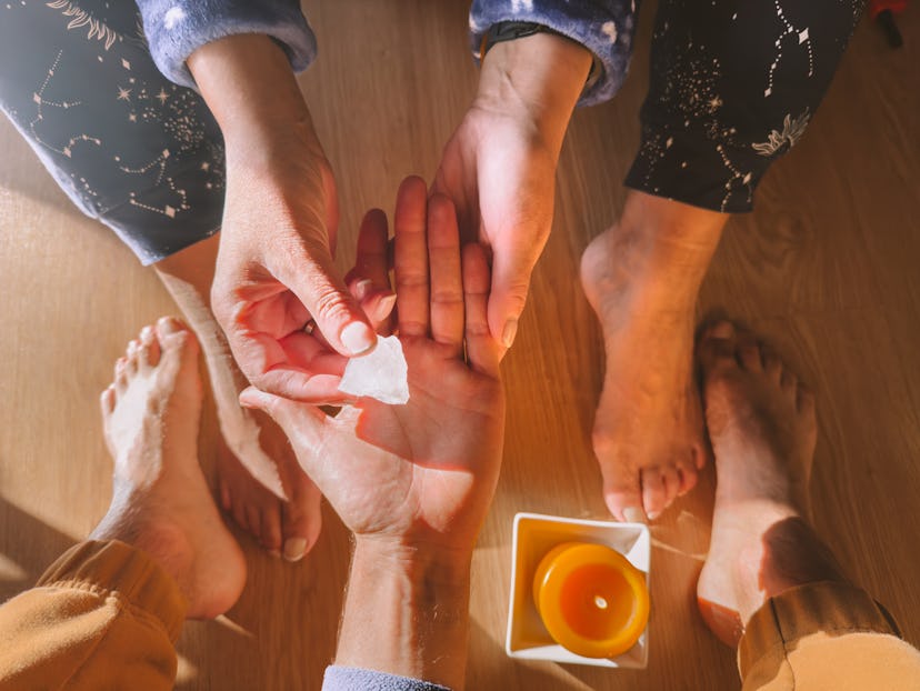 Crystal healing for the Dec. 30 new moon.