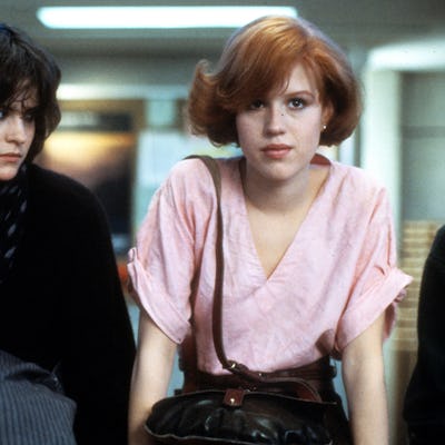 Ally Sheedy and Molly Ringwald in a scene from the film 'The Breakfast Club', 1985. (Photo by Universal Pictures/Getty Images)