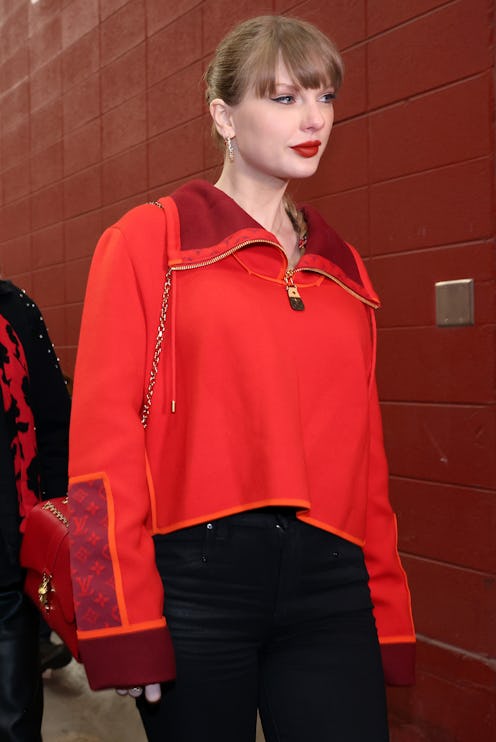 Taylor Swift red fur coat game-day