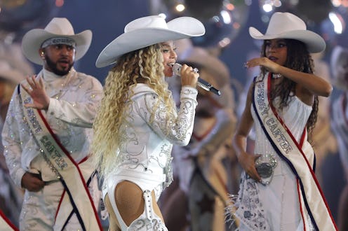 Beyoncé and Blue Ivy Carter at the Christmas halftime show.