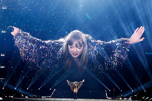 TORONTO, ONTARIO - NOVEMBER 14: EDITORIAL USE ONLY. NO STANDALONE PUBLICATION USE (NO SPECIAL INTERE...