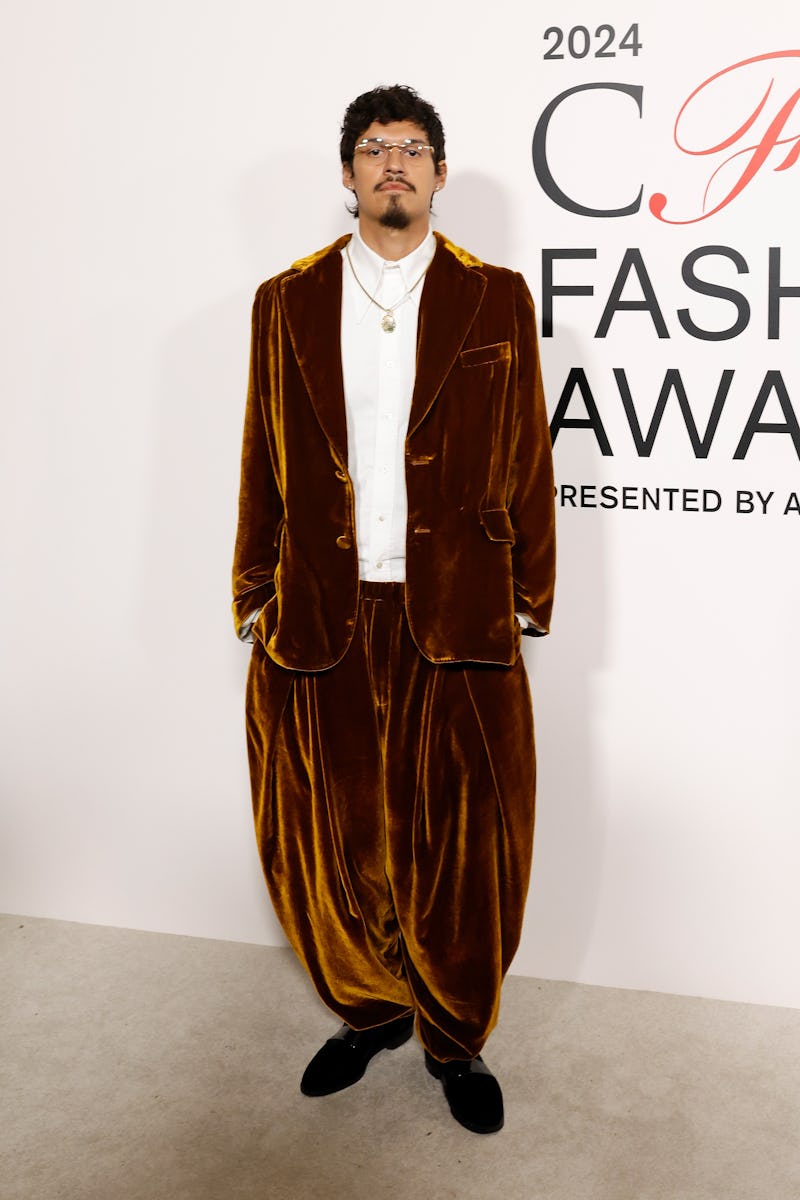 NEW YORK, NEW YORK - OCTOBER 28: Omar Apollo attends the 2024 CFDA Awards at American Museum of Natu...