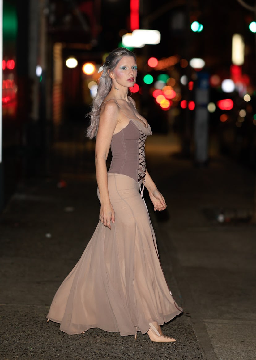 On Feb. 11, Julia Fox was spotted with grey hair and “French court” makeup.