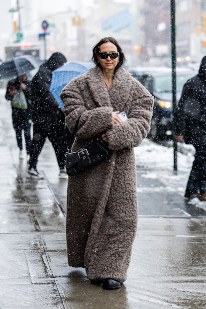 The Diverse Street Style Roundup You've Been Waiting For  Nyc winter  outfits, New york fashion week street style, Street style winter