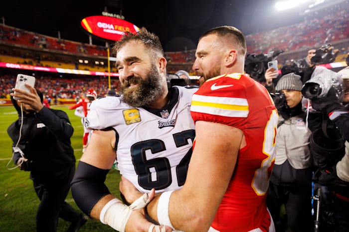 KANSAS CITY, MISSOURI - NOVEMBER 20: Jason Kelce #62 of the Philadelphia Eagles and Travis Kelce #87...