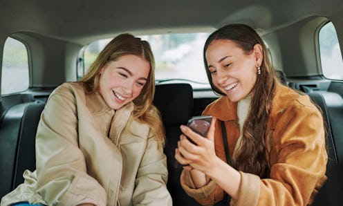These zodiac signs will always help a friend text a crush.