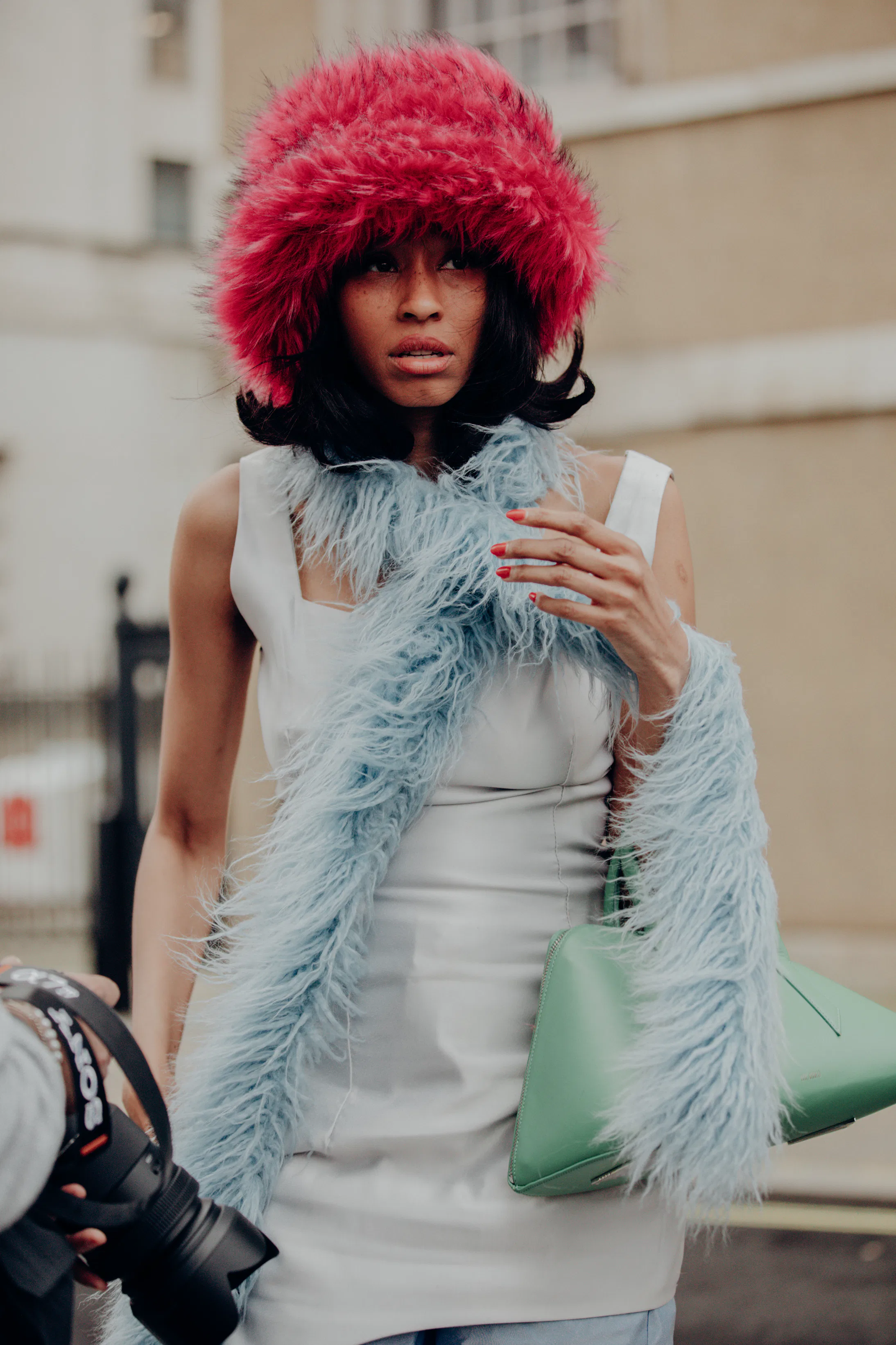 the-best-beauty-street-style-moments-of-london-fashion-week-fall-winter