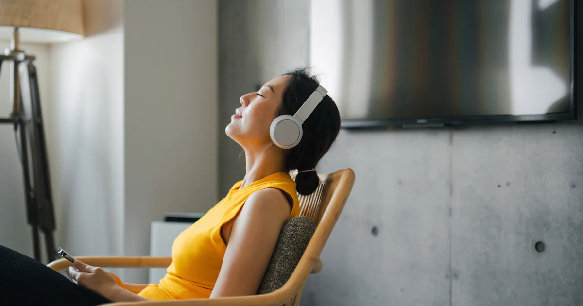 Relax Listener Image Why Are Bird Sounds So Relaxing? Listening Has Real Benefits