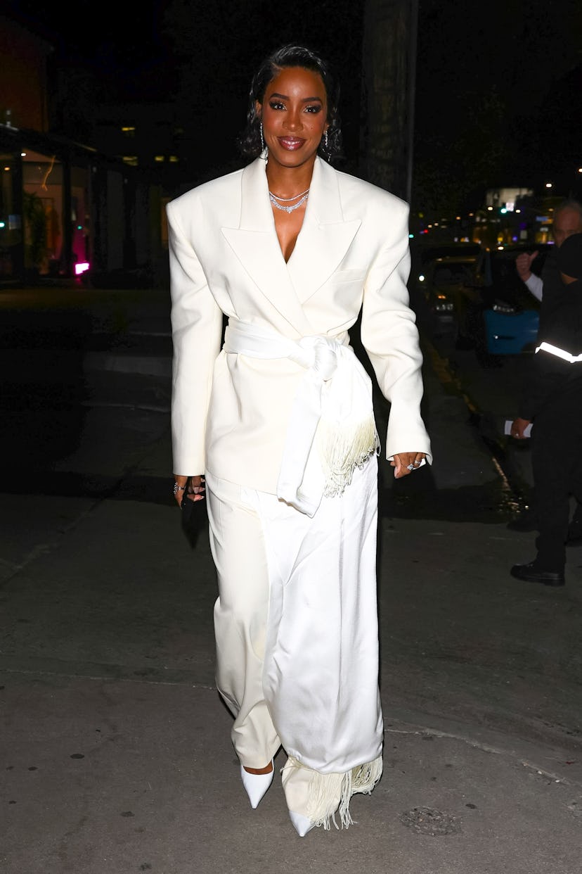 Kelly Rowland all-white suit set look