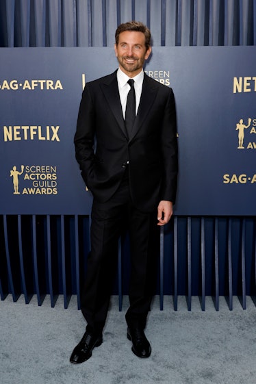  Bradley Cooper attends the 30th Annual Screen Actors Guild Awards 