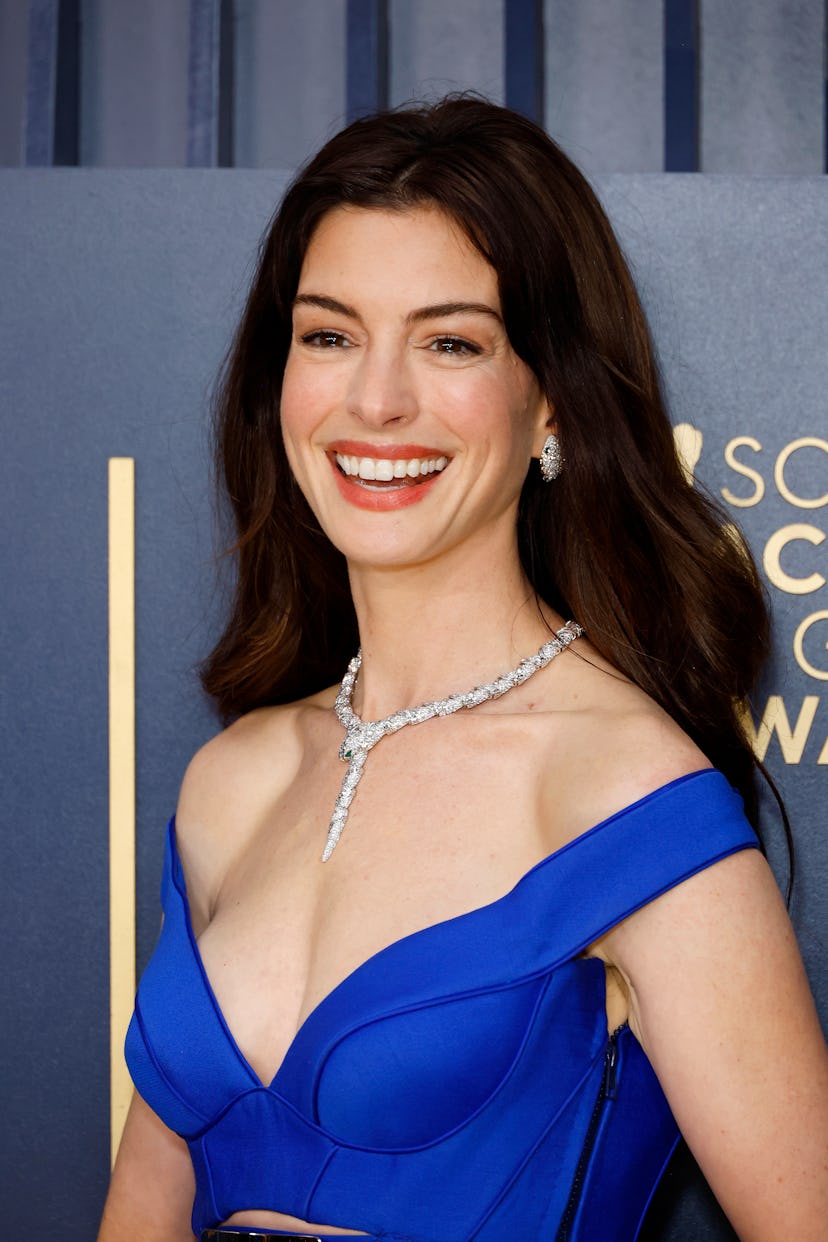 Anne Hathaway 2024 SAG Awards 