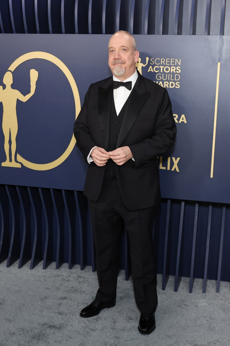 Paul Giamatti attends the 30th Annual Screen Actors Guild Awards 