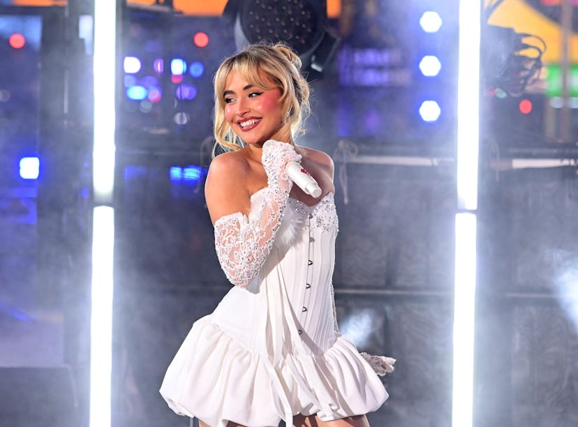 Sabrina Carpenter continues to give "nonsense" a new meaning.