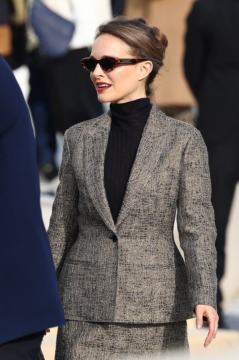 Natalie Portman dior paris fashion week fw 2024