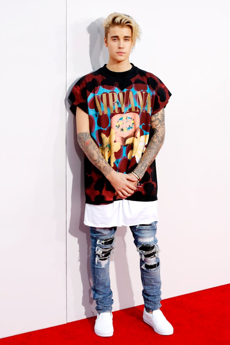 Justin Bieber arrives at the American Music Awards 2015 in Los Angeles, California 