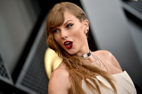 LOS ANGELES, CALIFORNIA - FEBRUARY 04: (FOR EDITORIAL USE ONLY) Taylor Swift attends the 66th GRAMMY...