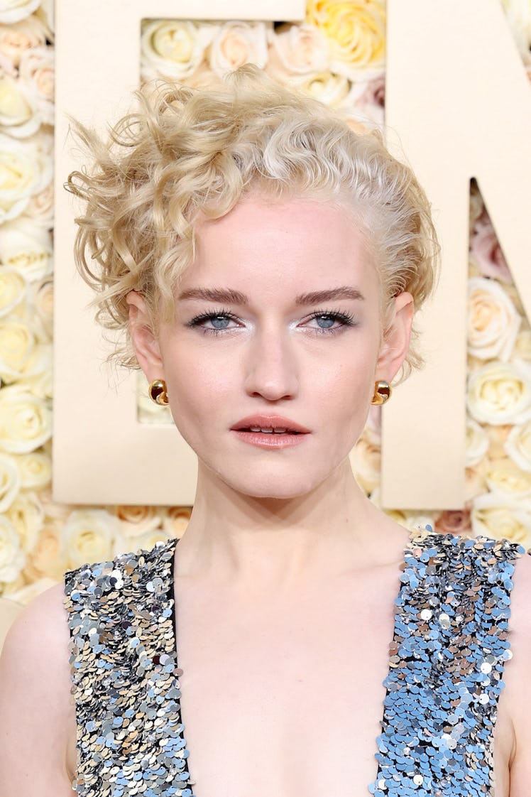 BEVERLY HILLS, CALIFORNIA - JANUARY 07: Julia Garner attends the 81st Annual Golden Globe Awards at ...