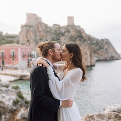 These three zodiac signs are the most likely to want a destination wedding, according to an astrolog...