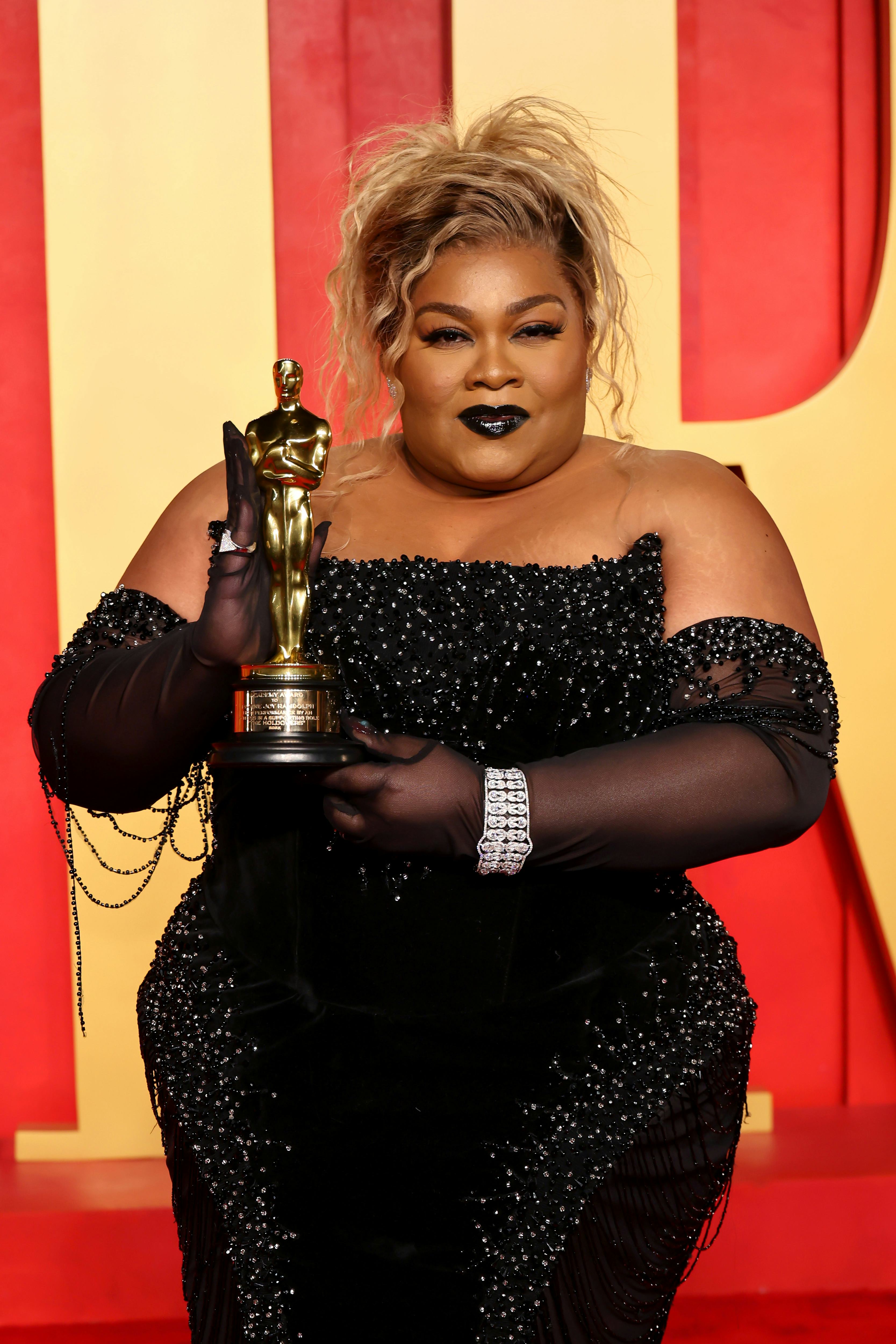Da&rsquo;Vine Joy Randolph rocked black high-shine lipstick at the 2024 Vanity Fair Oscar Party.