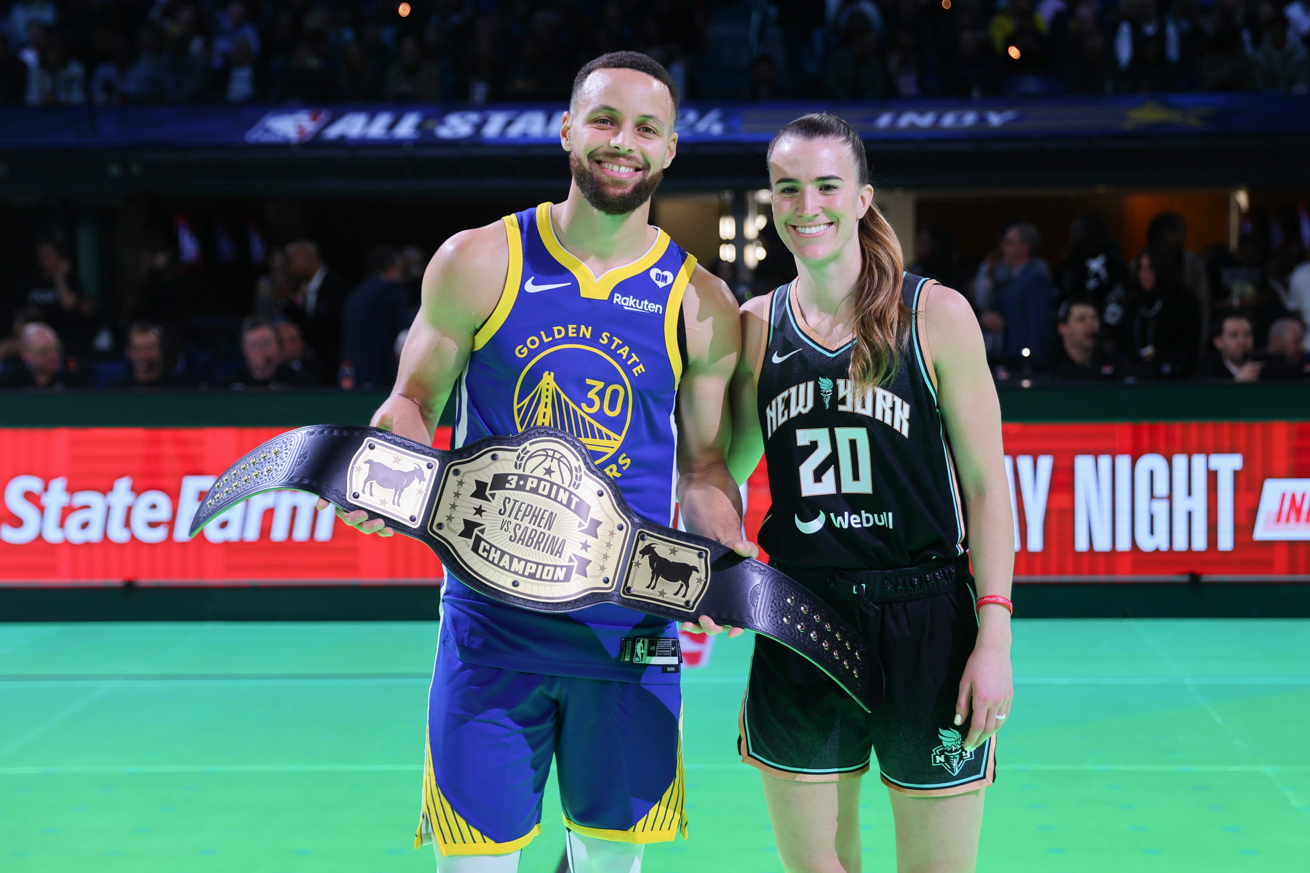 Stephen Curry and Sabrina Ionescu at their 3-point challenge.