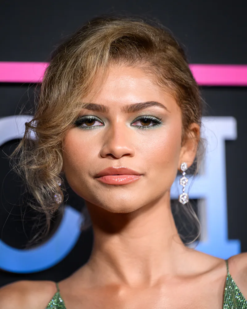 Zendaya s New Dark Blonde Hair Is Proof She Can Pull Off Any Color zendaya-s-new-dark-blonde-hair-is-proof-she-can-pull-off-any-color