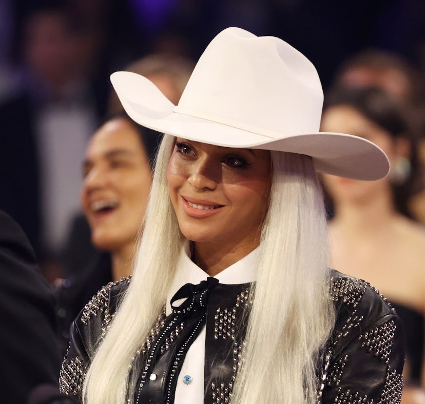 LOS ANGELES, CALIFORNIA - FEBRUARY 04: Beyoncé supports Jay-Z as he accepts the Dr. Dre Global Impac...