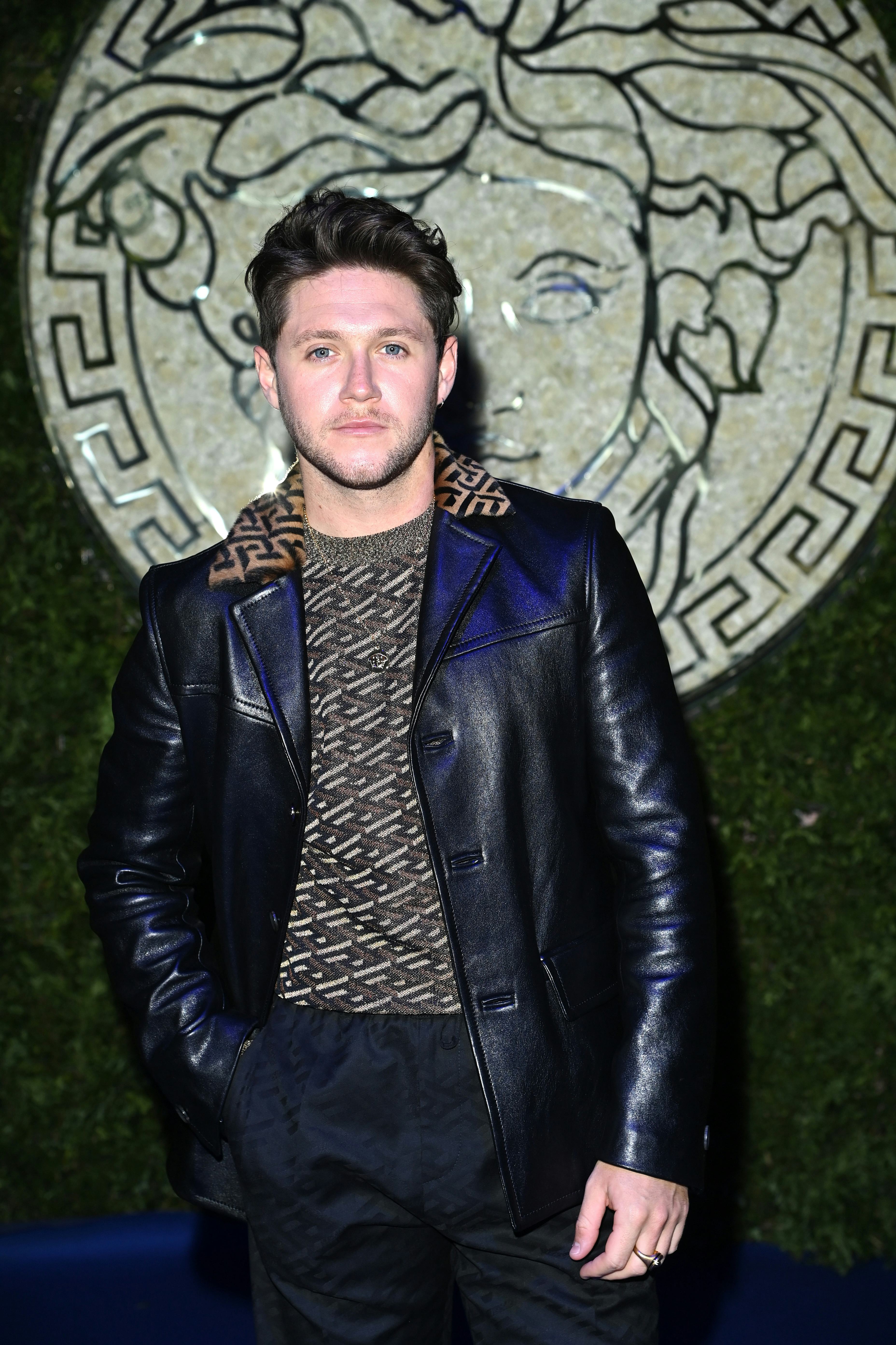 FABULOUS, image size:748x1122