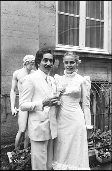 Margaux Hemingway gets married with Erroll Wetson in Paris in Jun 1975