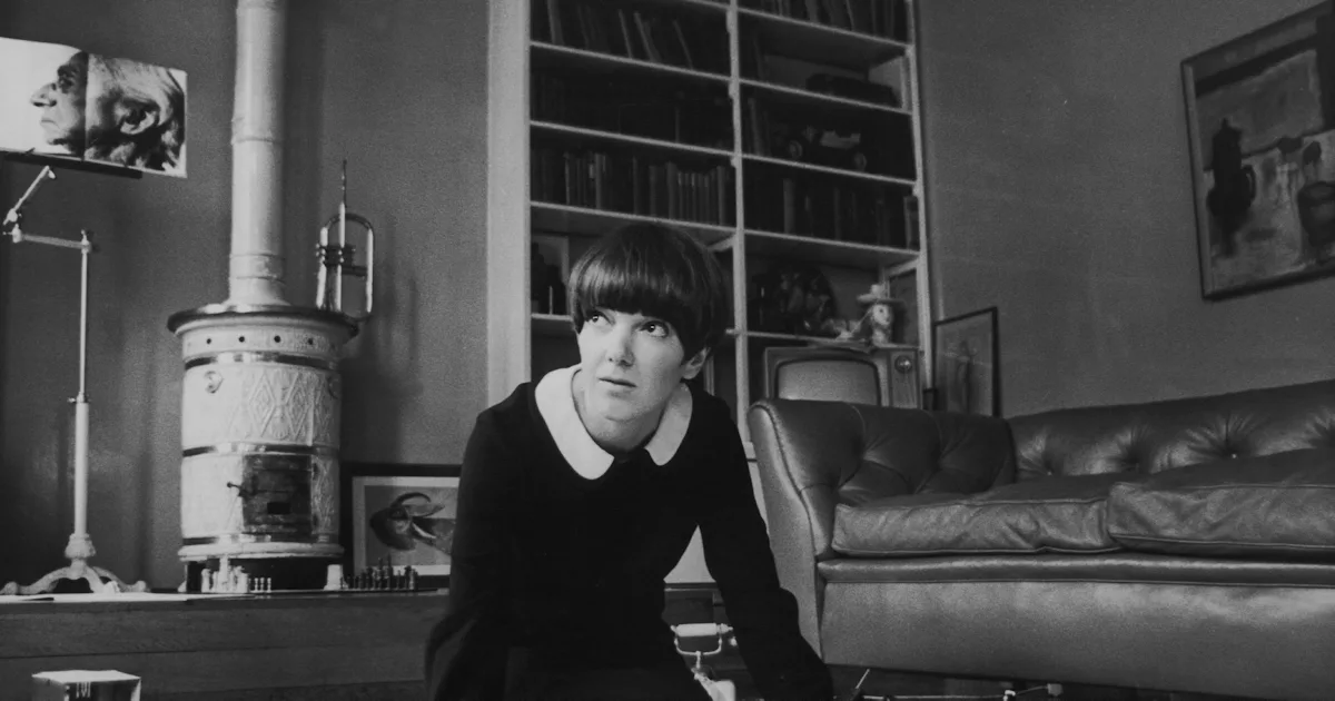 15 Influential Women Designers & Their Most Iconic Designs 15 Influential Women Designers & Their Most Iconic Designs