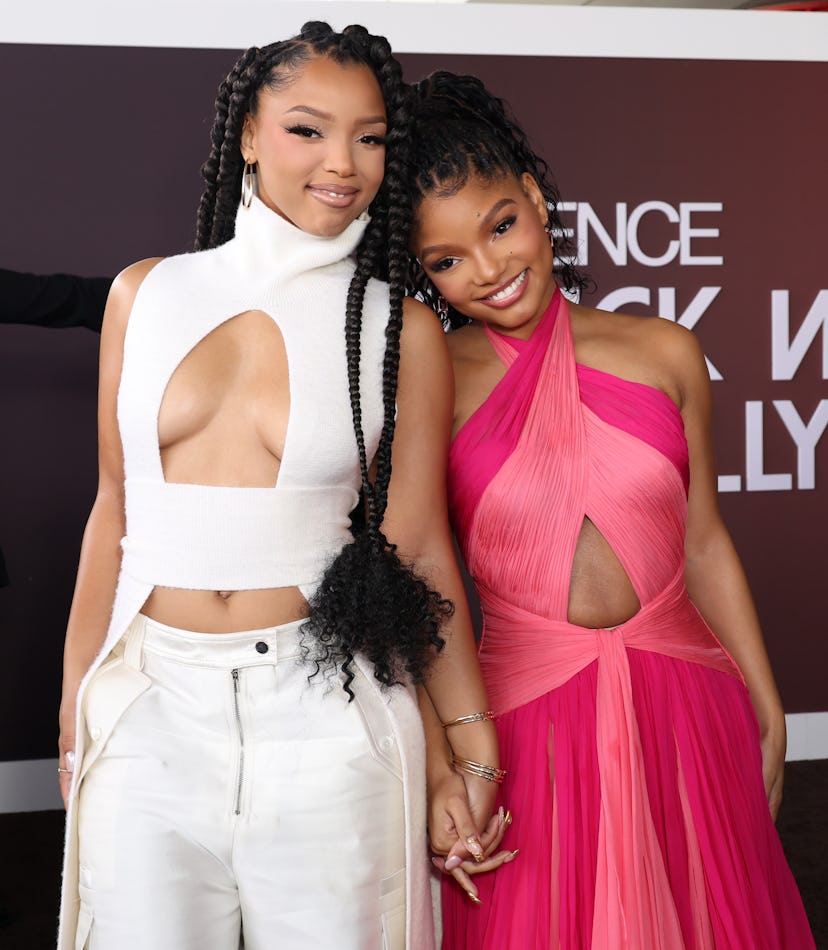 LOS ANGELES, CALIFORNIA - MARCH 07: (L-R) Chloe Bailey and Halle Bailey attend the ESSENCE Black Wom...