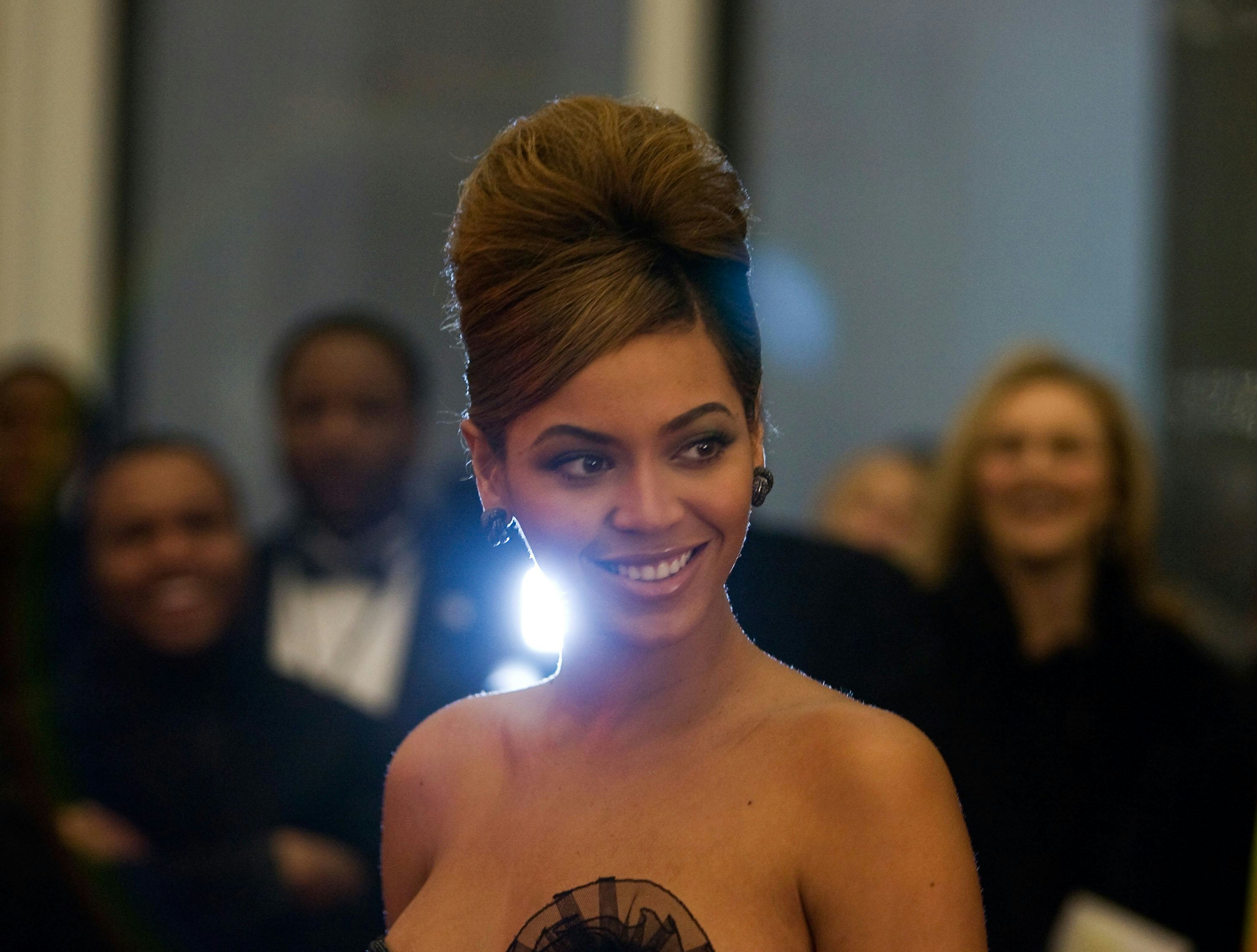 Beyoncé arrives at the 31st Annual Kennedy Center Honors