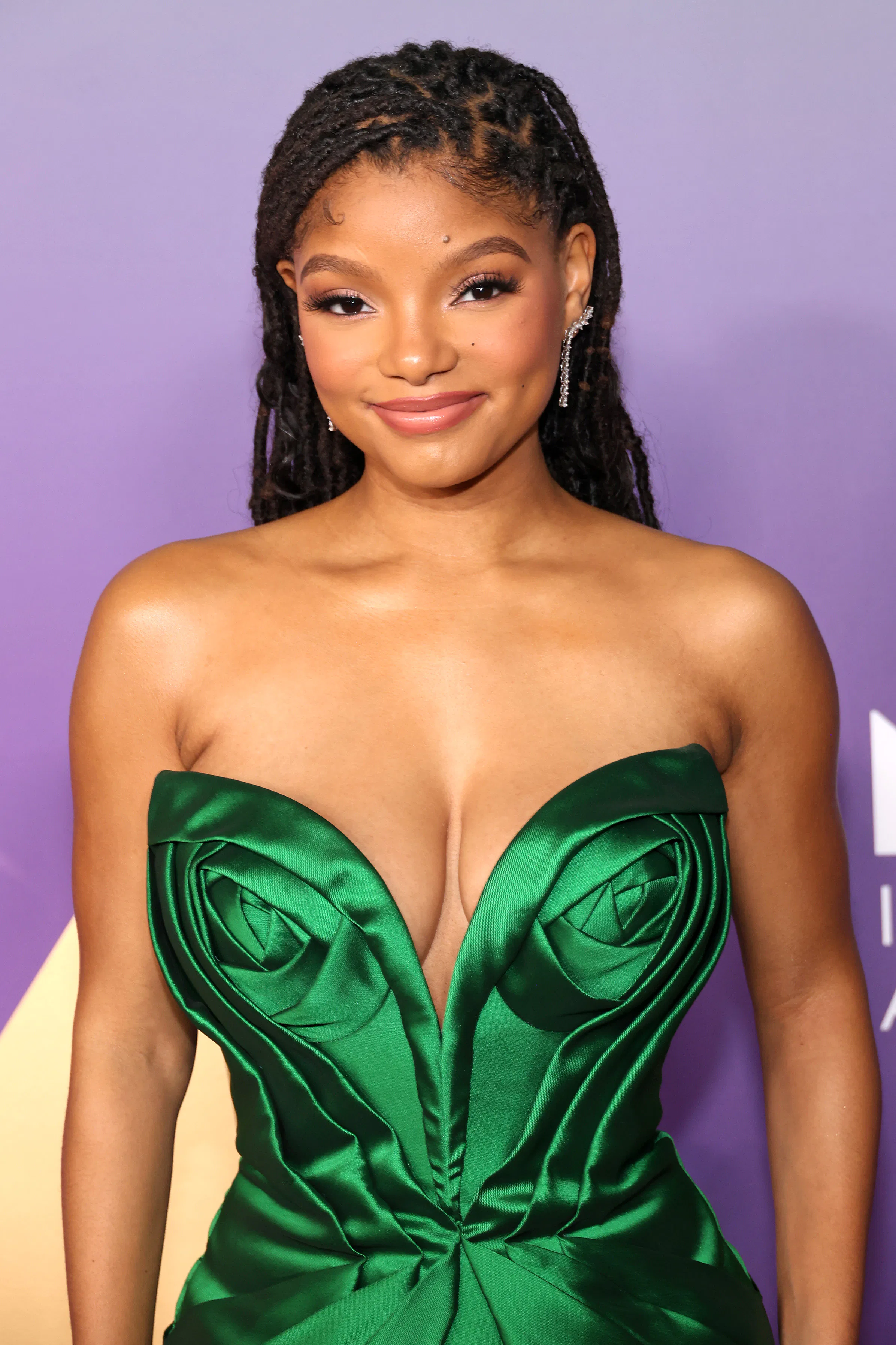 12 Celebs Wearing Green In 2024, The Year's Most Popular Color