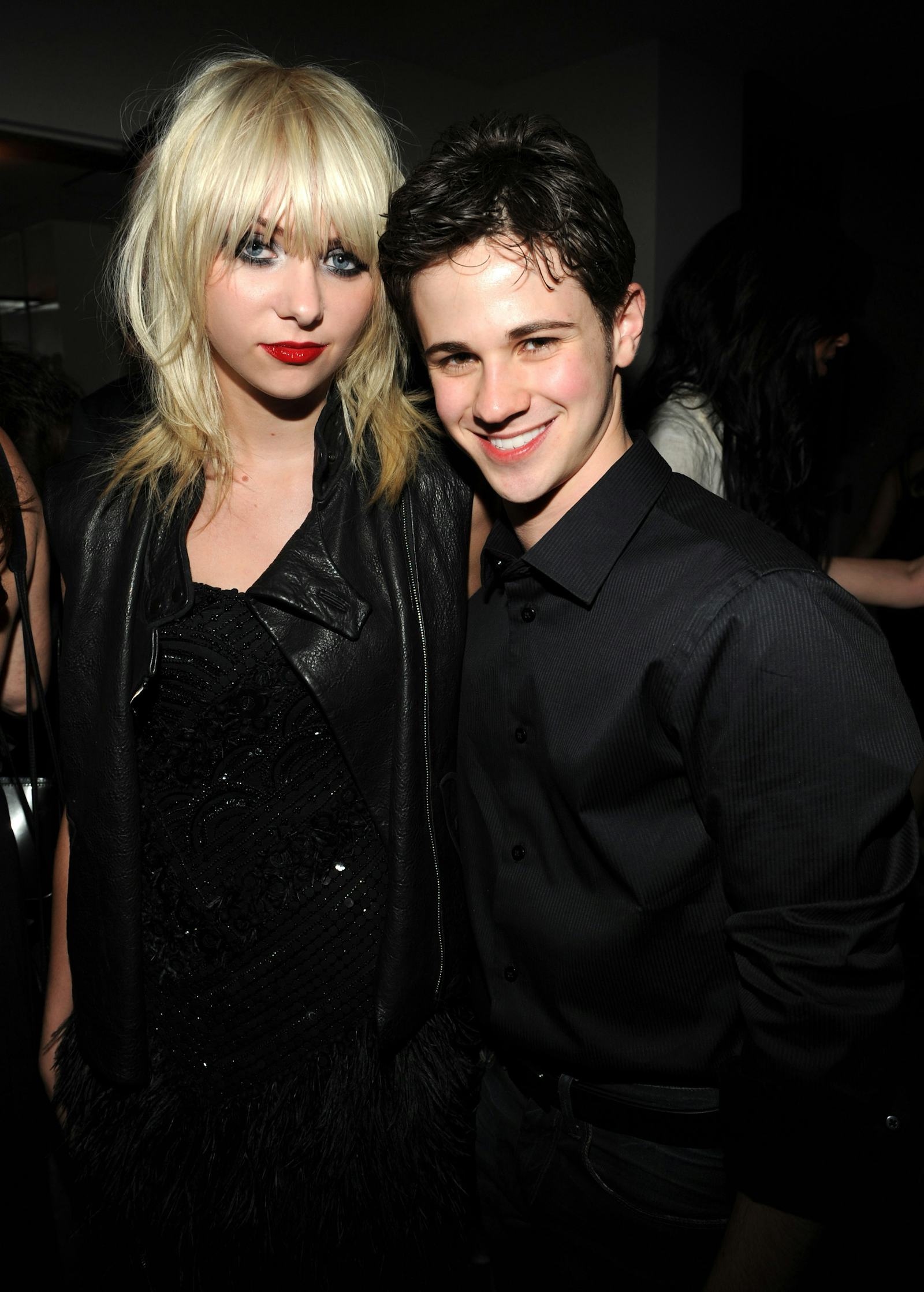 Gossip Girl Vets <b>Taylor</b> <b>Momsen</b> & Connor Paolo Had A Mini Reunion In LA.