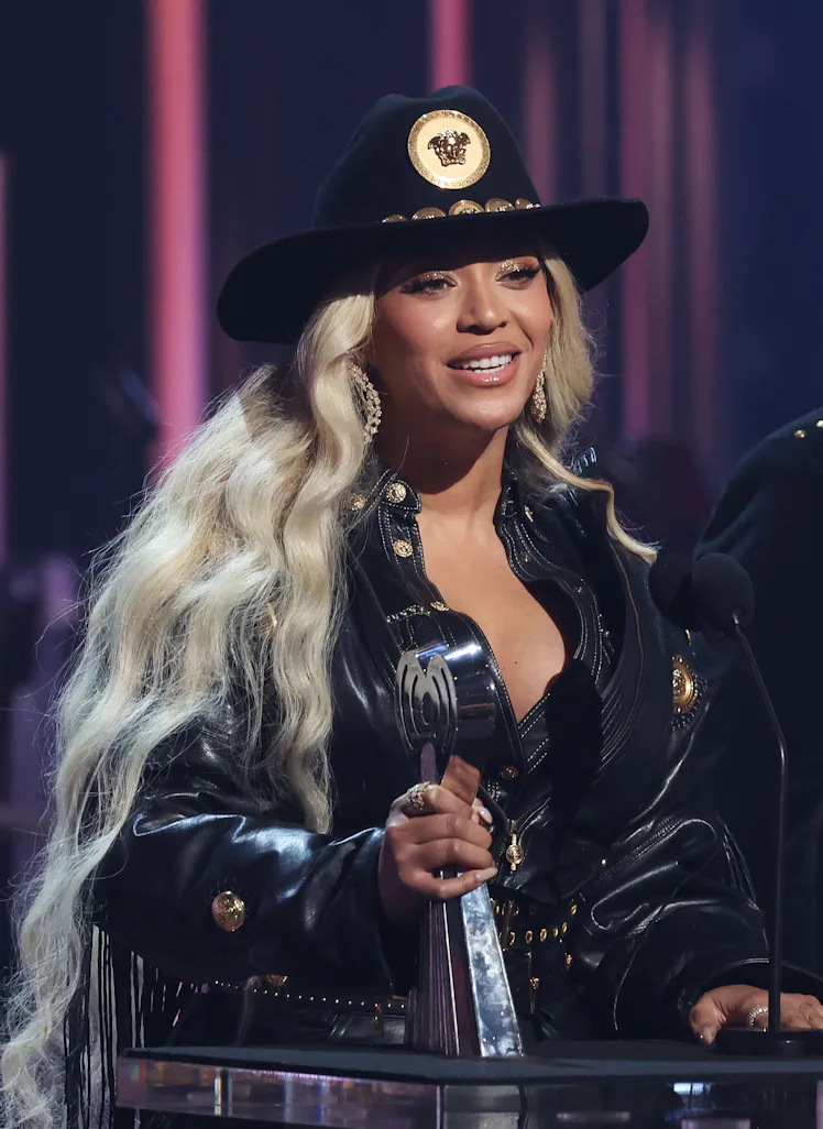 Beyoncé's iHeartRadio 'Fit, & 14 More 'Cowboy Carter' Style Moments