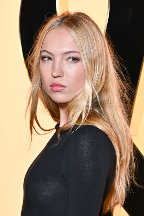 Lila Moss layered street style look