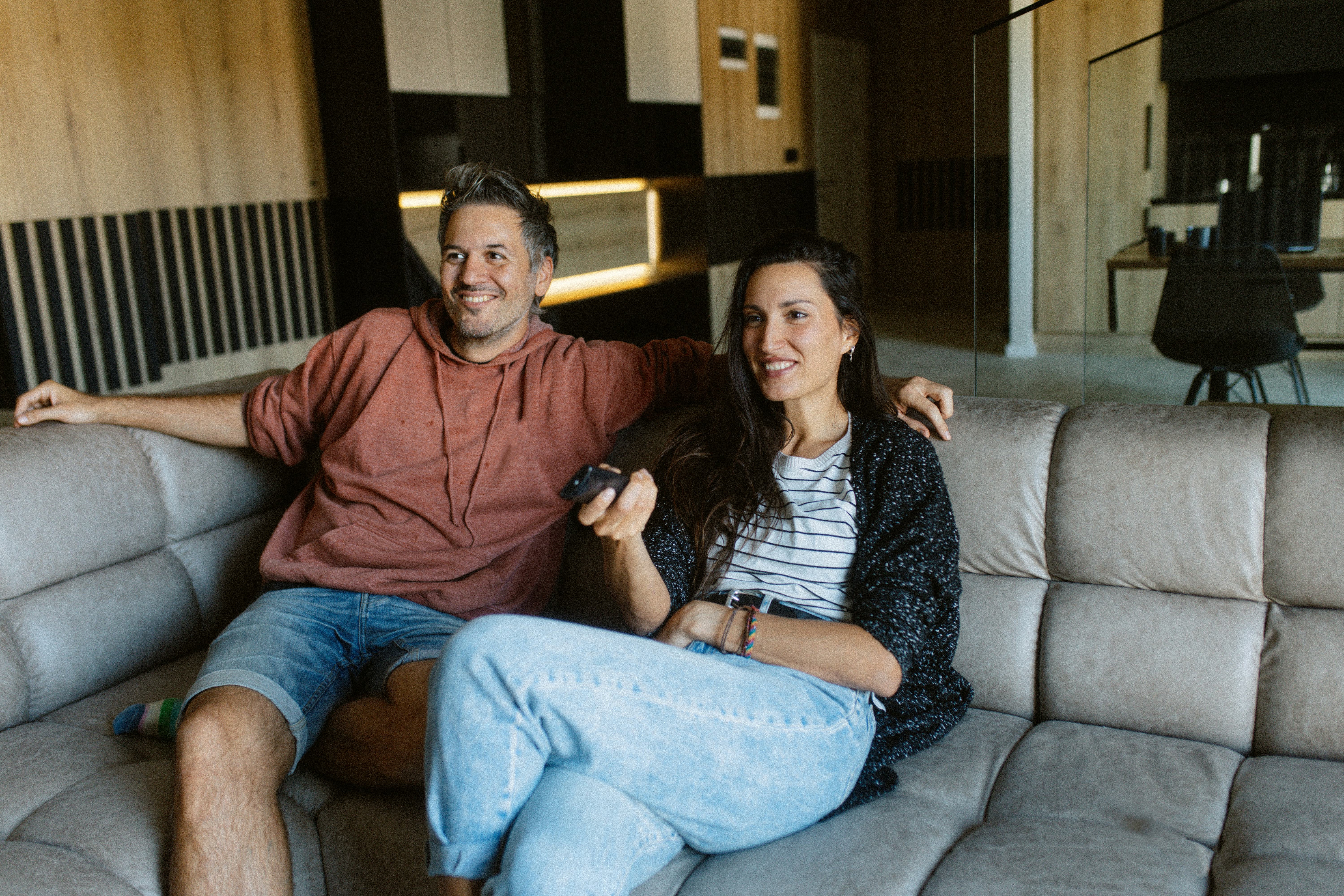 Cheap date ideas that involve staying in.