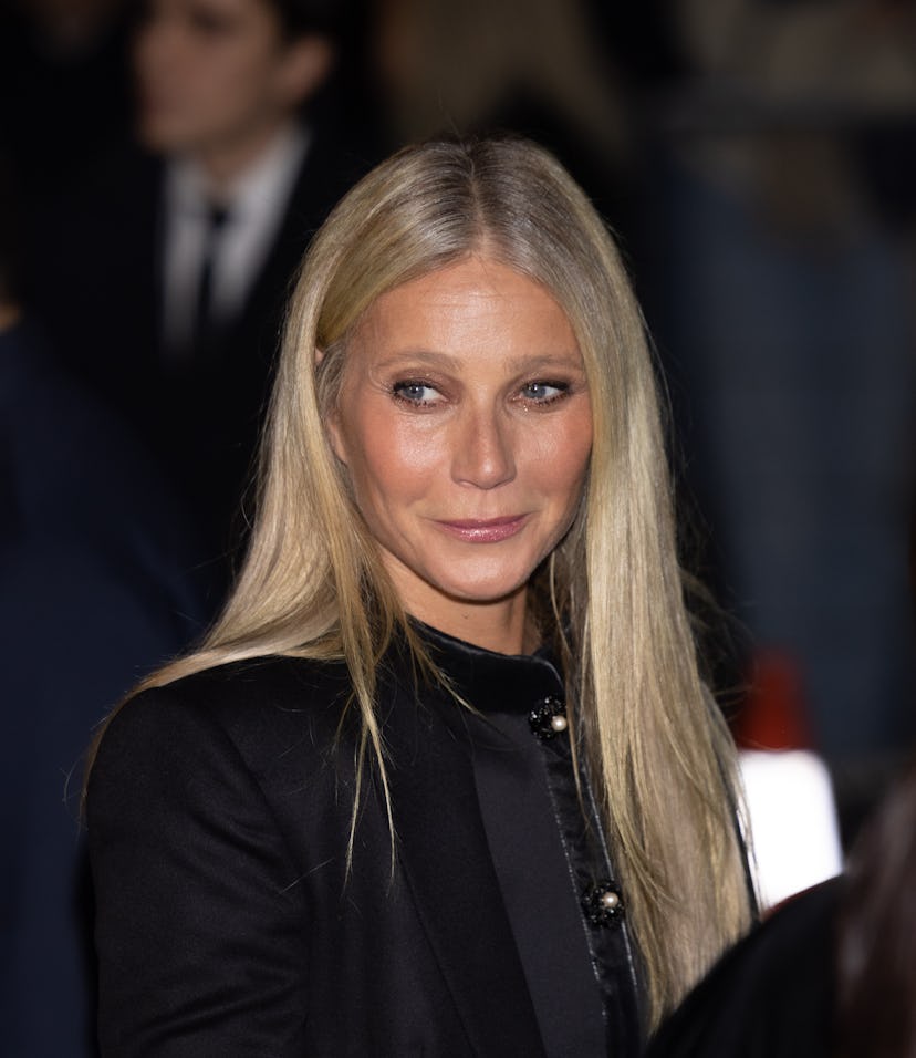 PARIS, FRANCE - JANUARY 23: Gwyneth Paltrow attends the Giorgio Armani Privé Haute Couture Spring/Su...